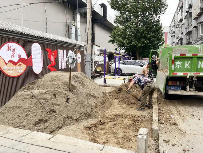 义这社区便民晾衣杆让居民省心省力→AG旗舰赞助马竞联赛晾晒有去处顺(图2)